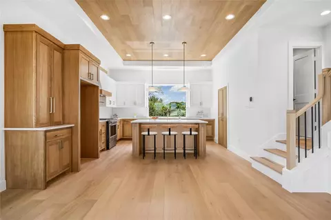 3402 Market St, Houston, TX 77020