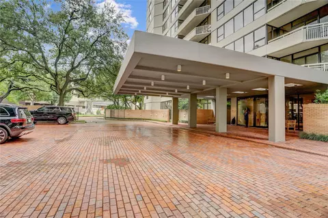 15 Greenway Plz #18F, Houston, TX 77046