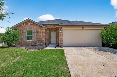 2907 Vales Point Dr, Fresno, TX 77545