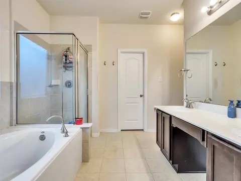 Bath - 22739 Highland Maple Ct, Spring, TX 77373 photo 2 of 4