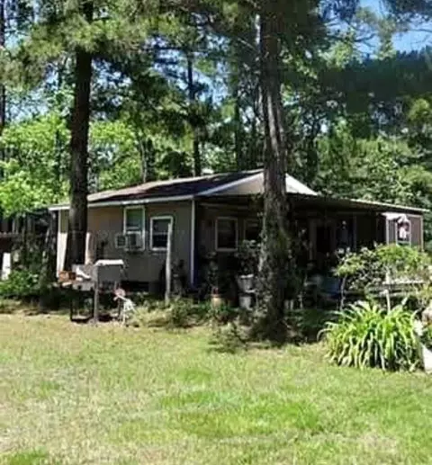 Exterior - 204 Kangaroo, Onalaska, TX 77360 photo 5 of 7