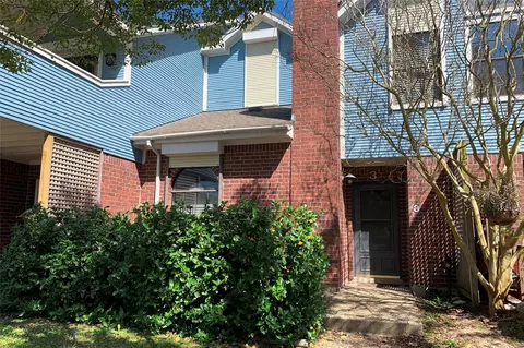 3100 75th St #3, Galveston, TX 77551
