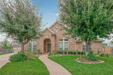 5242 Fountainbrook Ln, Sugar Land, TX 77479