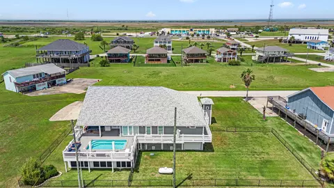 2372 Sand Bar Ln, Crystal Beach, TX 77650