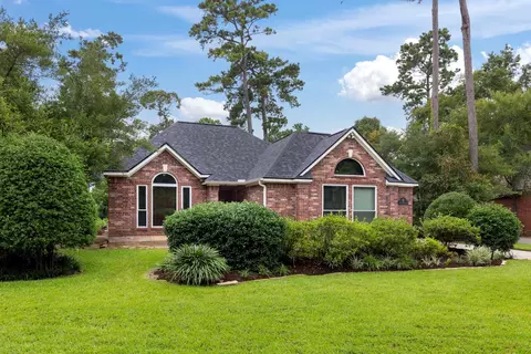 31 E Bonneymead Cir, The Woodlands, TX 77381