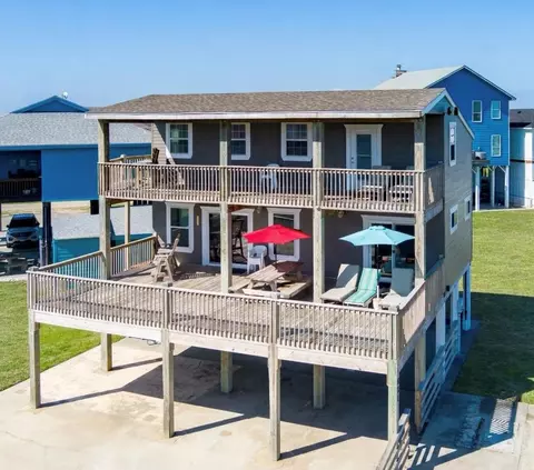 821 Salt Cedar Ln, Port Bolivar, TX 77650