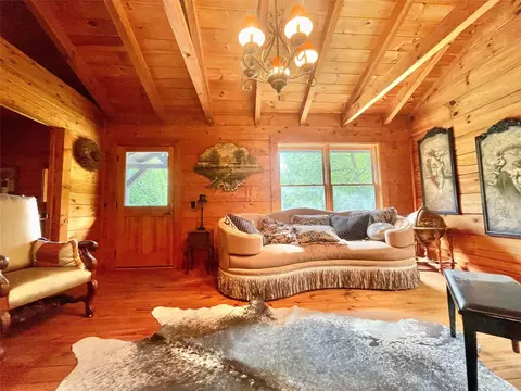 Living - 1100 Bartram Trace Rd, Rayle, GA 30660 photo 3 of 5