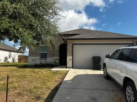 205 Lily Pond Trl, San Marcos, TX 78666