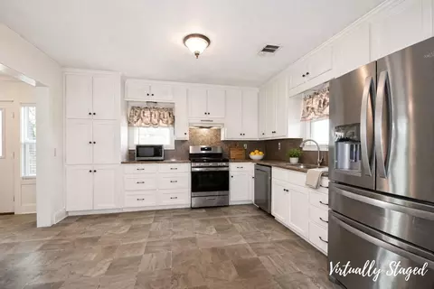 Kitchen - 826 Fm 979, Cameron, TX 76520 photo 1 of 3