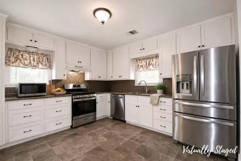 Kitchen - 826 Fm 979, Cameron, TX 76520 photo 2 of 3