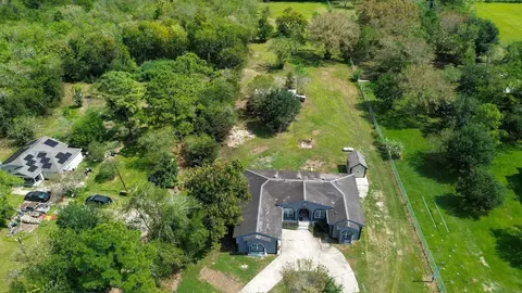6811 Clara Ln, Rosharon, TX 77583