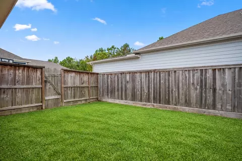 Exterior - 55 Red Harper Dr, Spring, TX 77389 photo 5 of 7