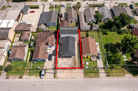 6917 Palestine St, Houston, TX 77020