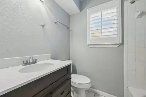Bath - 5919 Dee Dr, Pasadena, TX 77505 photo 3 of 4