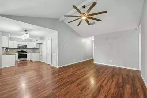 Living - 5919 Dee Dr, Pasadena, TX 77505 photo 3 of 4