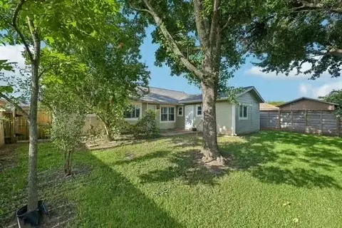 Exterior - 5919 Dee Dr, Pasadena, TX 77505 photo 2 of 2