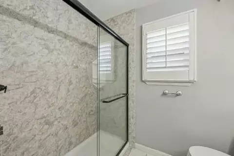 Bath - 5919 Dee Dr, Pasadena, TX 77505 photo 1 of 4
