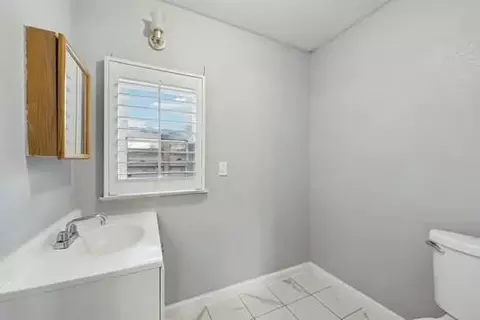 Bath - 5919 Dee Dr, Pasadena, TX 77505 photo 4 of 4