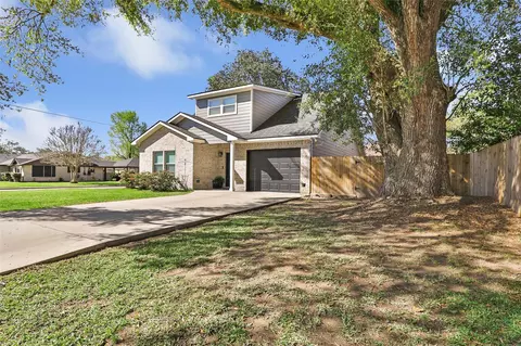 2201 Maple Ave, Liberty, TX 77575