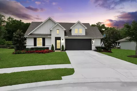 205 Lakeway Cir, Anahuac, TX 77514