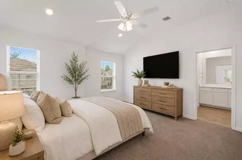 Bedroom - 575 Dry Fork Ln, Conroe, TX 77304 photo 2 of 9