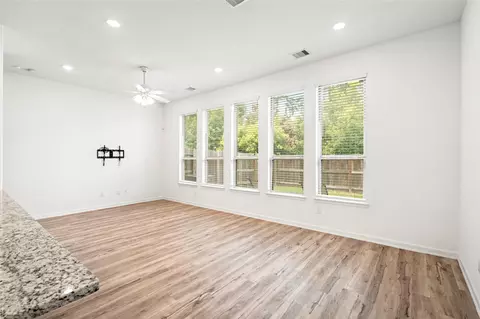 Living - 575 Dry Fork Ln, Conroe, TX 77304 photo 3 of 7