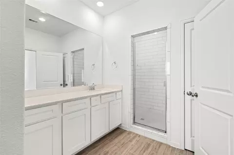 Bath - 575 Dry Fork Ln, Conroe, TX 77304 photo 1 of 1