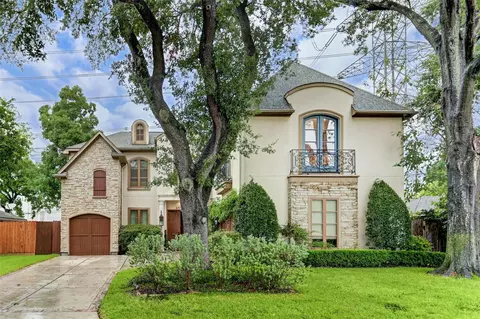 4802 Saxon St, Bellaire, TX 77401