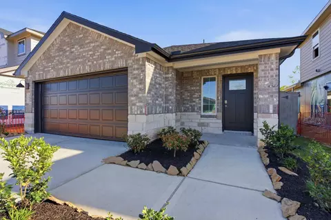 4011 Bronco Sta, League City, TX 77573