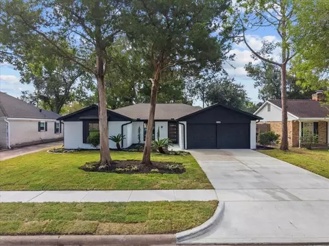 5933 Sanford Rd, Houston, TX 77096