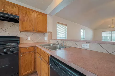 Kitchen - 5407 Rushstone Ln, Spring, TX 77373 photo 4 of 4