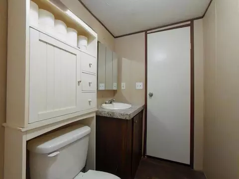 Bath - 152 E Oak Shadows, Onalaska, TX 77360 photo 1 of 1