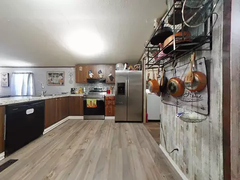 Kitchen - 152 E Oak Shadows, Onalaska, TX 77360 photo 1 of 1
