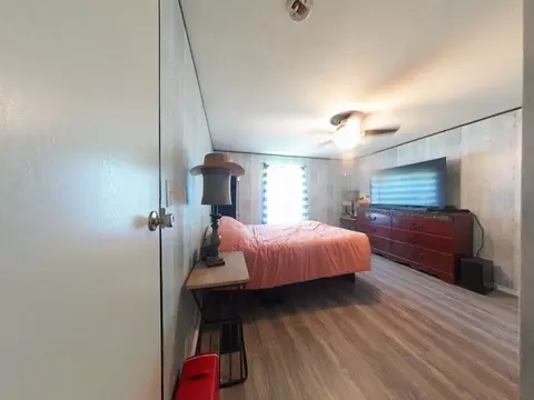 Bedroom - 152 E Oak Shadows, Onalaska, TX 77360 photo 3 of 3