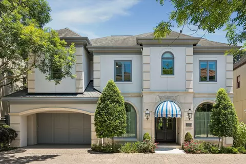 207 Briar Oaks Cv, Houston, TX 77056