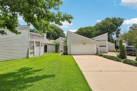 1109 Winding Way Dr, Friendswood, TX 77546