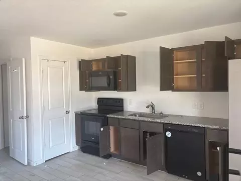 Kitchen - 16594 Colleen Pl, Conroe, TX 77306 photo 1 of 2