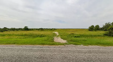 114 Fm 521, Palacios, TX 77465