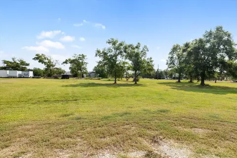 00 Spence St, Anahuac, TX 77514
