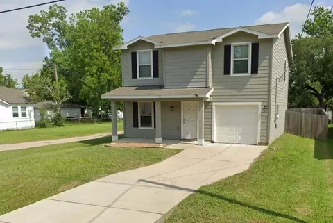 Exterior - 1908 Bellview St, La Marque, TX 77568 photo 2 of 9