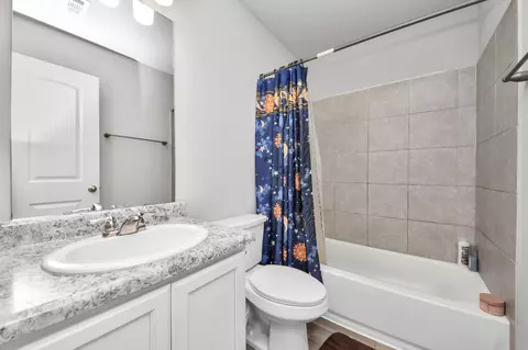 Bath - 1908 Bellview St, La Marque, TX 77568 photo 3 of 3