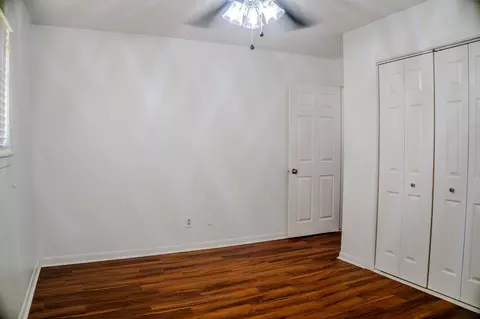 Bedroom - 124 Bluebird Ln, Pasadena, TX 77502 photo 4 of 7