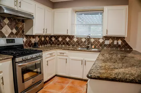 Kitchen - 124 Bluebird Ln, Pasadena, TX 77502 photo 2 of 2