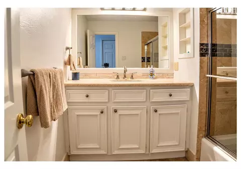 Bath - 124 Bluebird Ln, Pasadena, TX 77502 photo 2 of 4