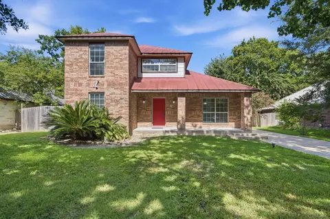 2527 S San Antonio St, Pearland, TX 77581