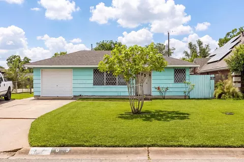 3703 Tanglebriar Dr, Pasadena, TX 77503 photo 3