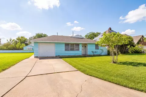 3703 Tanglebriar Dr, Pasadena, TX 77503 photo 2