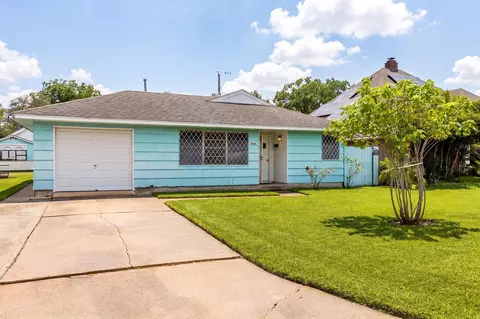3703 Tanglebriar Dr, Pasadena, TX 77503 photo 4
