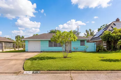 3703 Tanglebriar Dr, Pasadena, TX 77503 photo 1