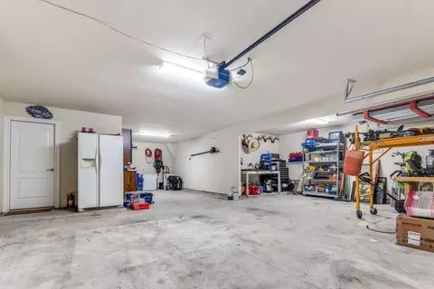 11219 Kings Point Boulevard Blvd, Mont Belvieu, TX 77535